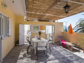 Apartments Djurkovic - Two-Bedroom Apartment with Shared Terrace and Sea View